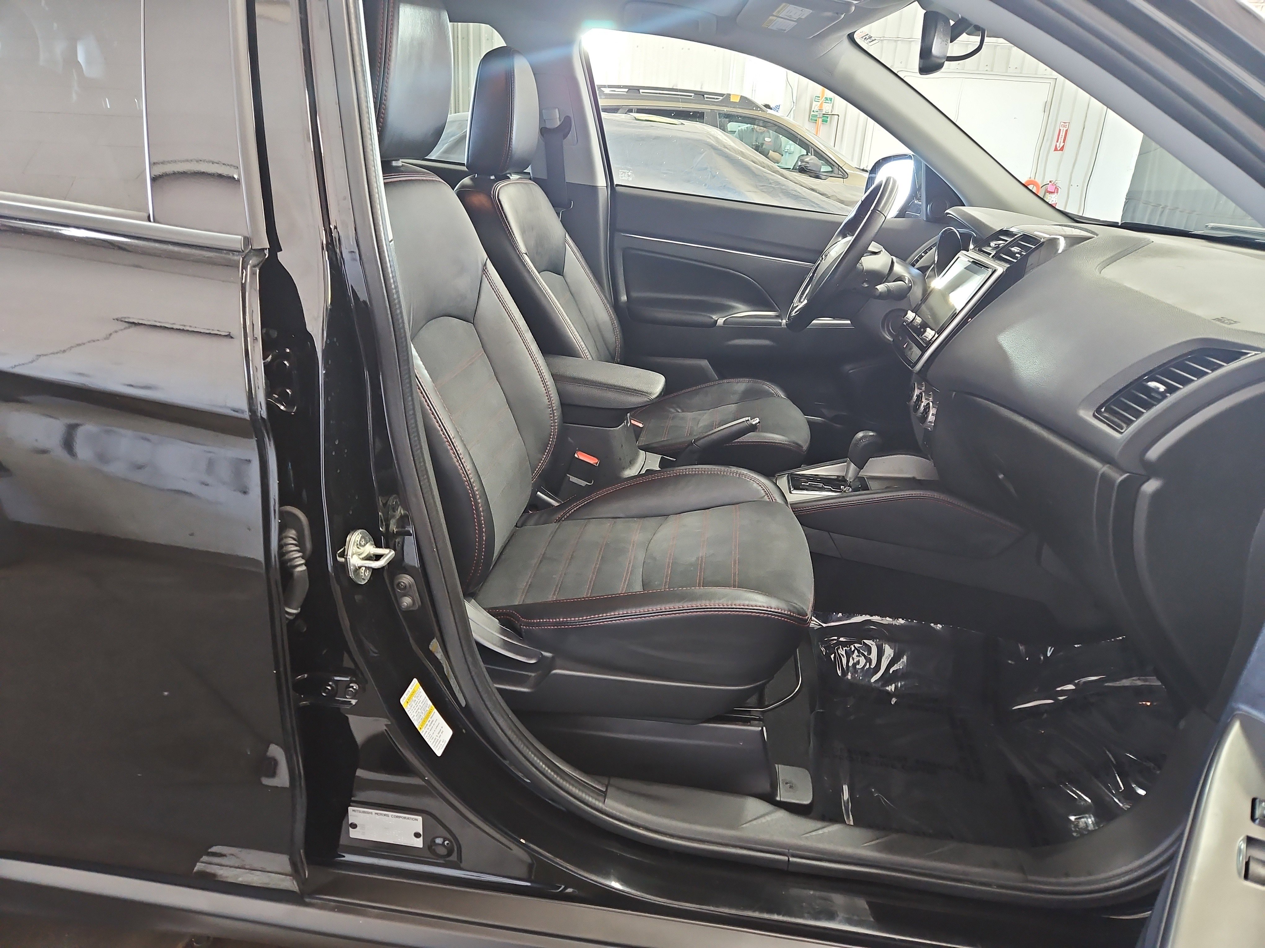 Used 2023 Mitsubishi Outlander Sport SE image 9