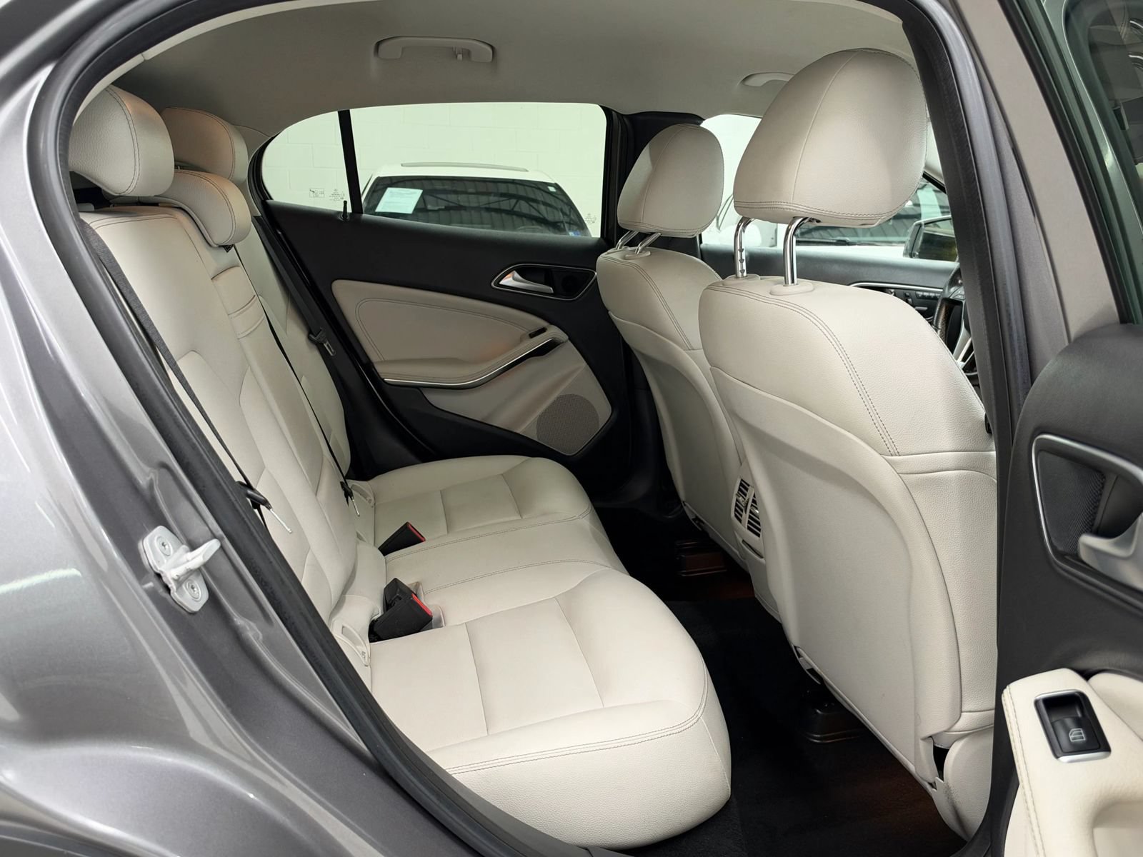 Used 2015 Mercedes-Benz GLA 250 w/ Premium Package image 26