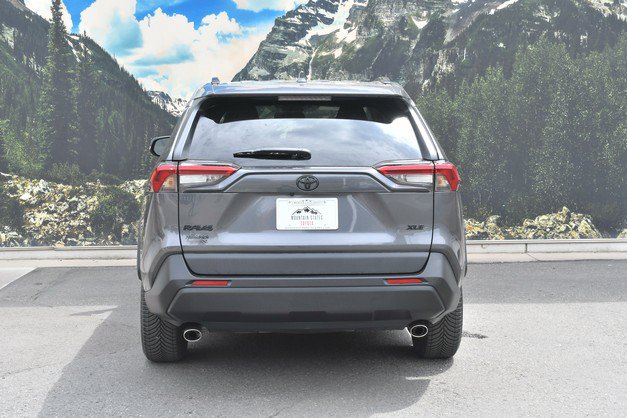 Certified 2022 Toyota RAV4 XLE w/ Convenience Package FWD image 10