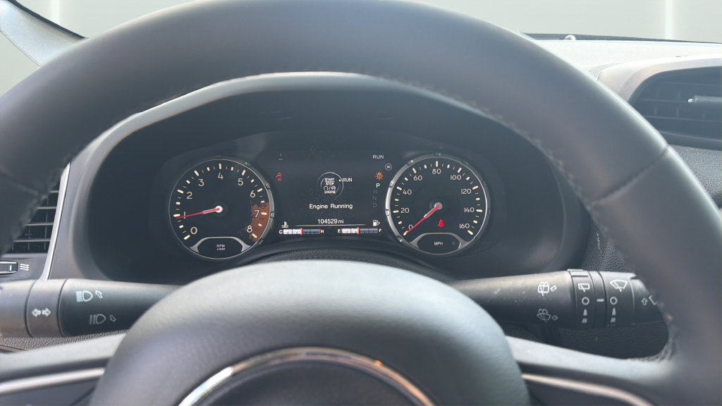 Used 2018 Jeep Renegade Latitude w/ UConnect 8.4 Nav Group FWD image 14
