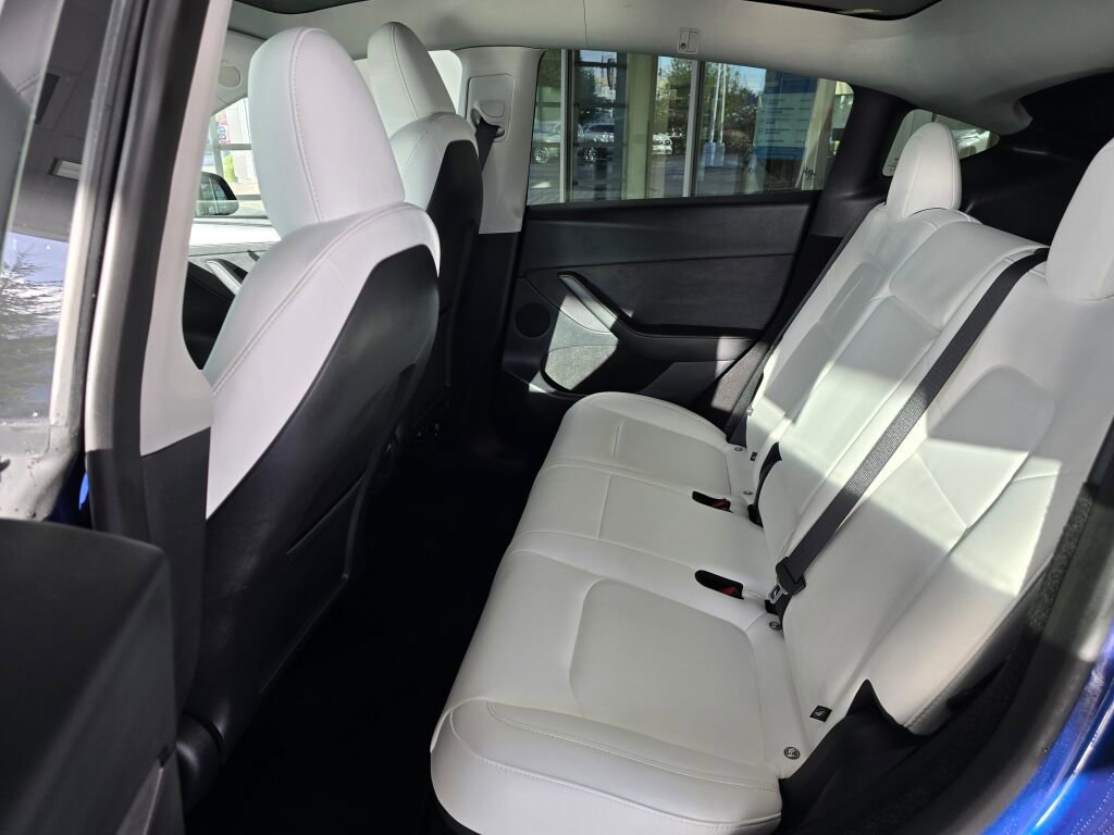 Used 2025 Tesla Model Y Long Range image 41