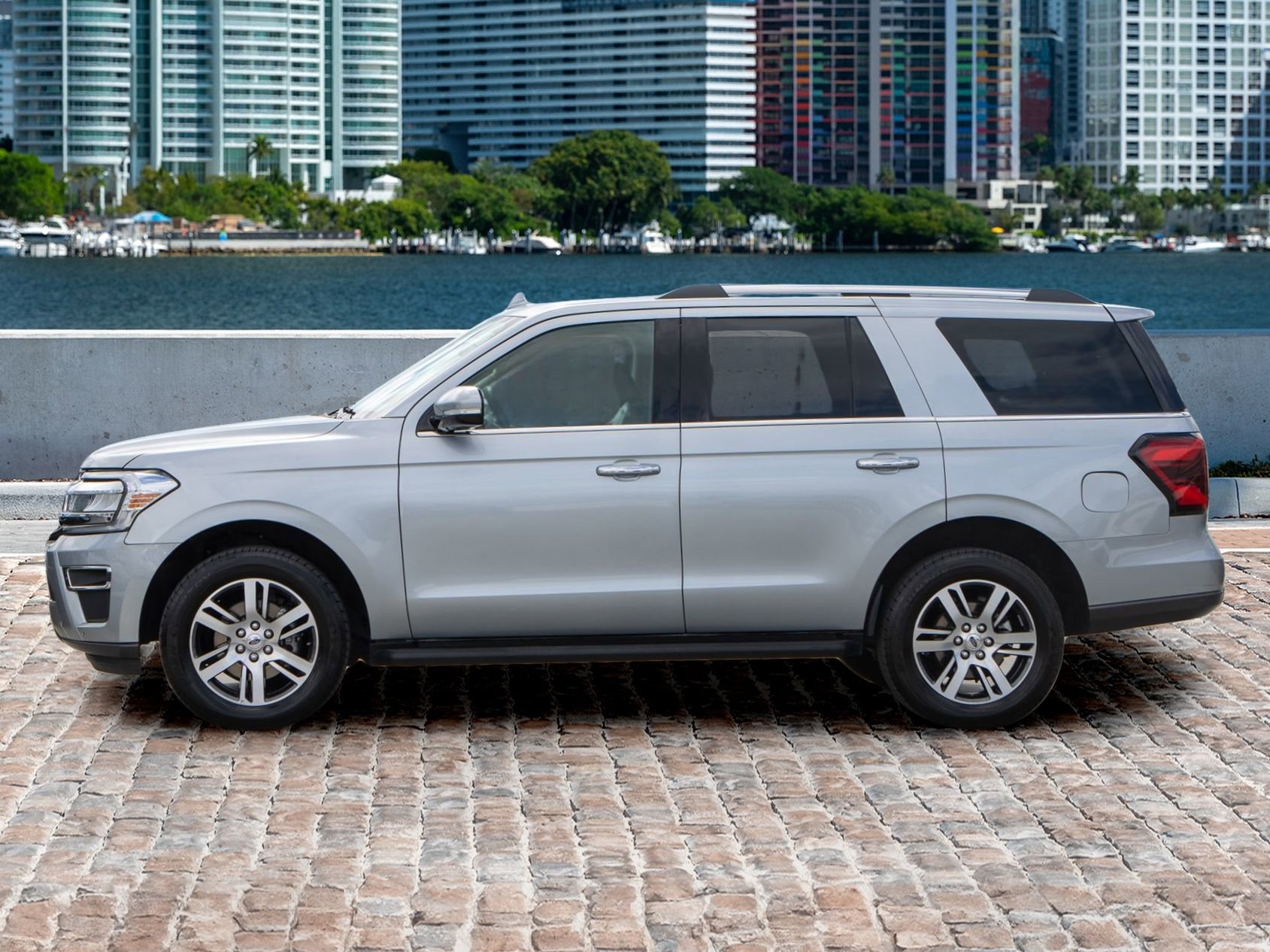 Used 2024 Ford Expedition Limited image 8