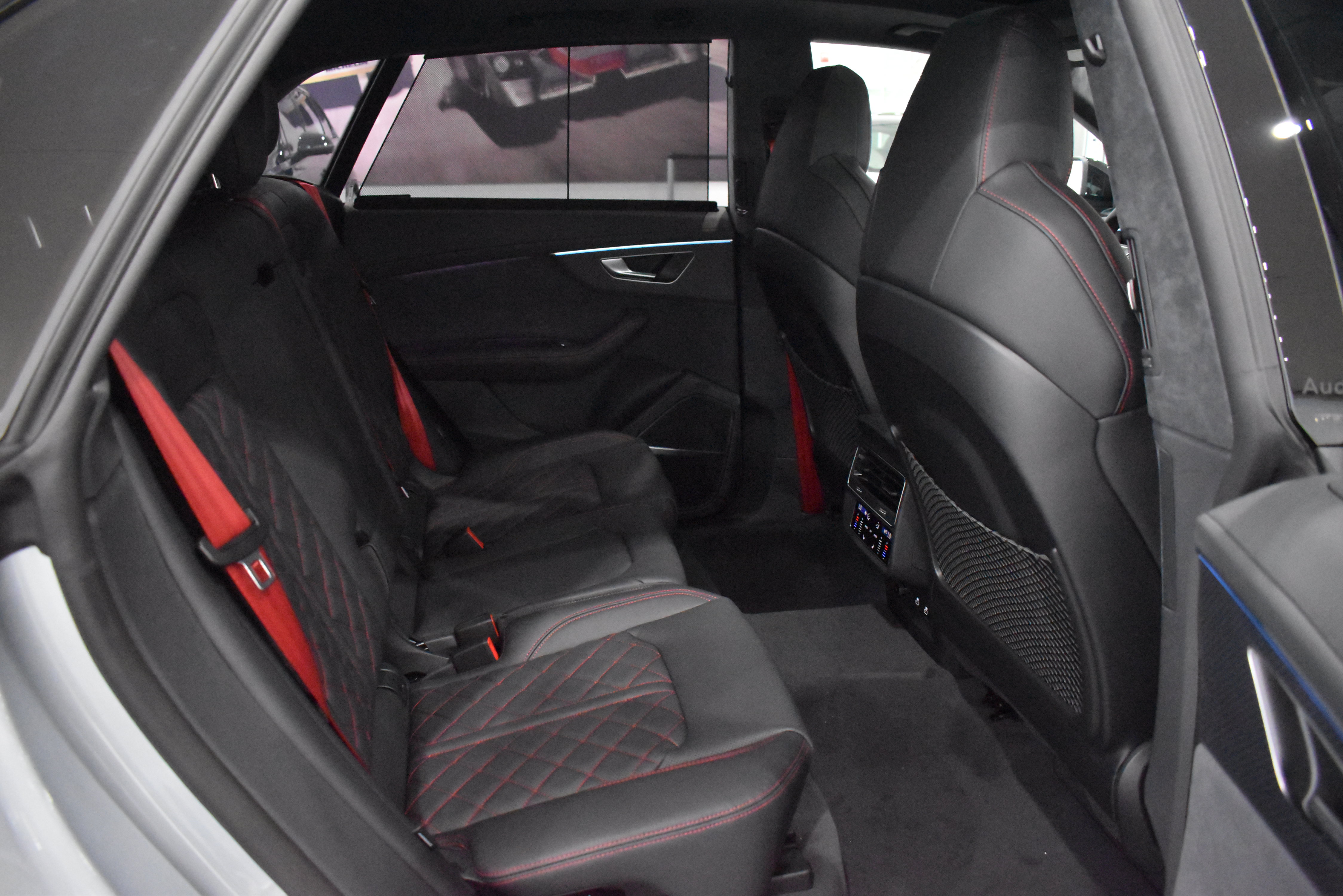 New 2026 Audi SQ8 Prestige AWD/4WD image 29