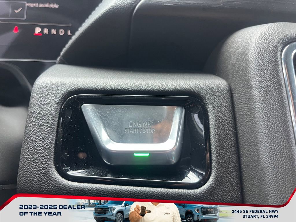 Used 2025 GMC Yukon XL Denali w/ Denali Reserve Package image 27