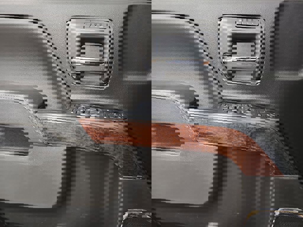 Used 2018 GMC Sierra 1500 SLT w/ Suspension Package, Off-Road image 29