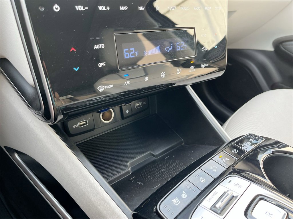 Used 2024 Hyundai Tucson Limited image 16