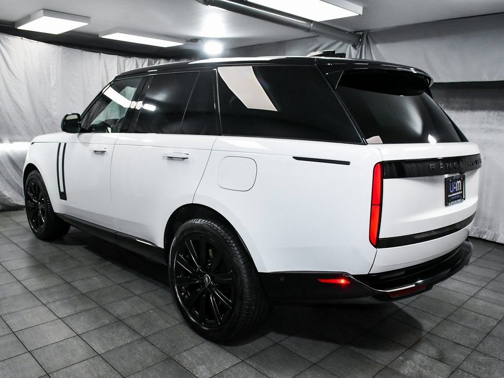 Used 2025 Land Rover Range Rover SE AWD/4WD image 4