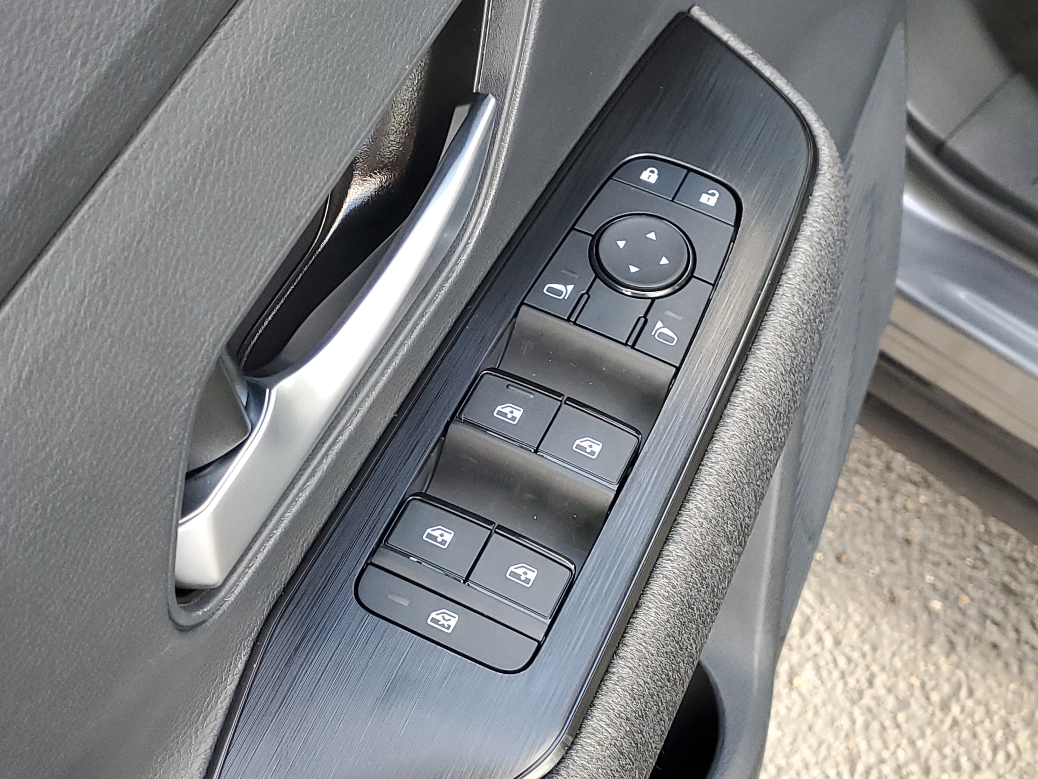 New 2026 Nissan Kicks SV w/ SV Premium Package AWD/4WD image 19