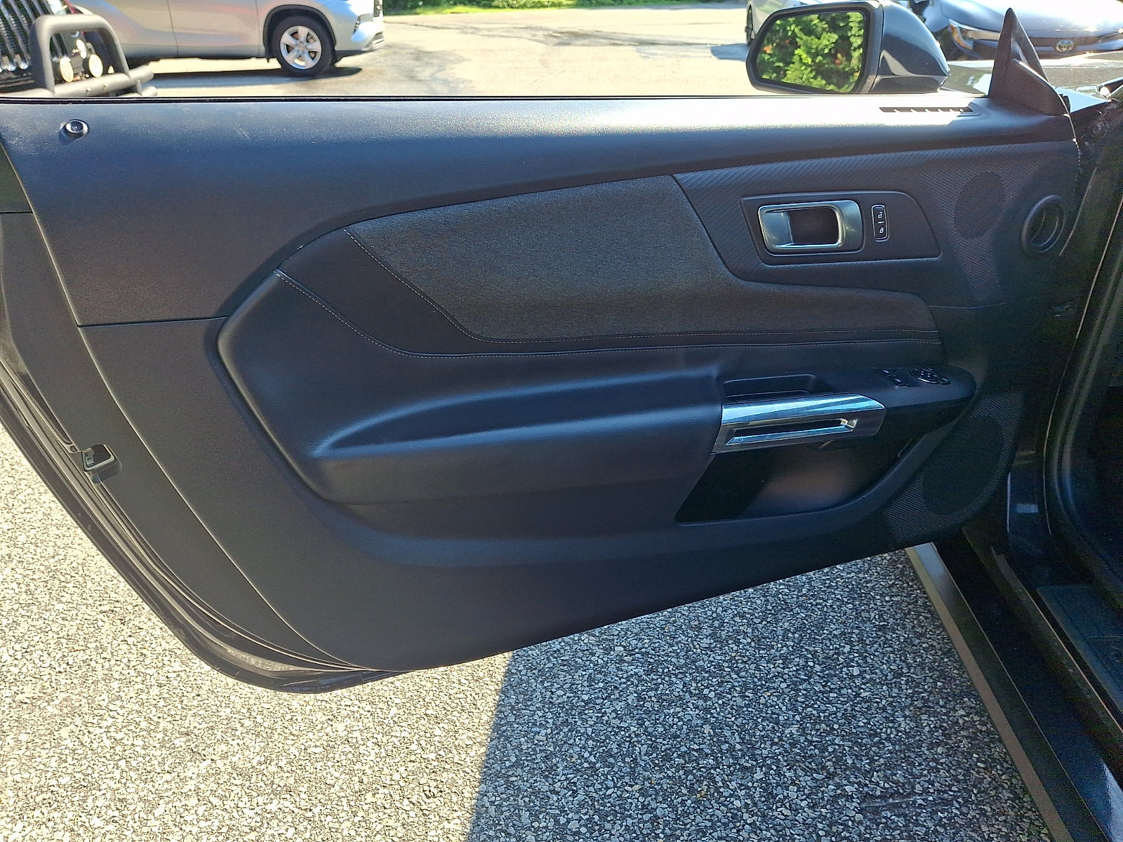 Used 2024 Ford Mustang GT RWD image 11