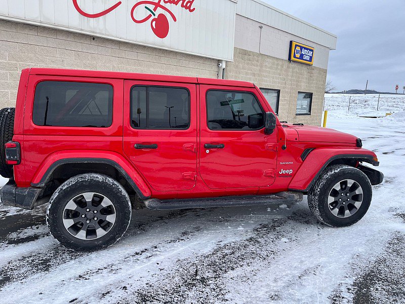 Used 2018 Jeep Wrangler Unlimited Sahara w/ Dual Top Group image 11