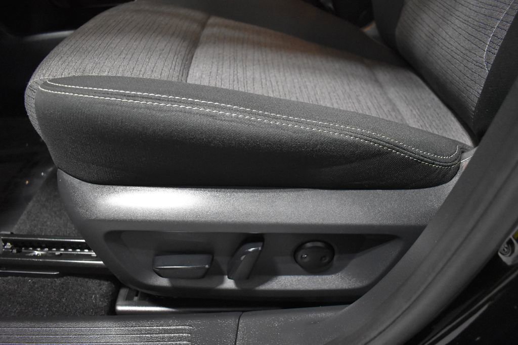 Certified 2023 Nissan Rogue SV image 17