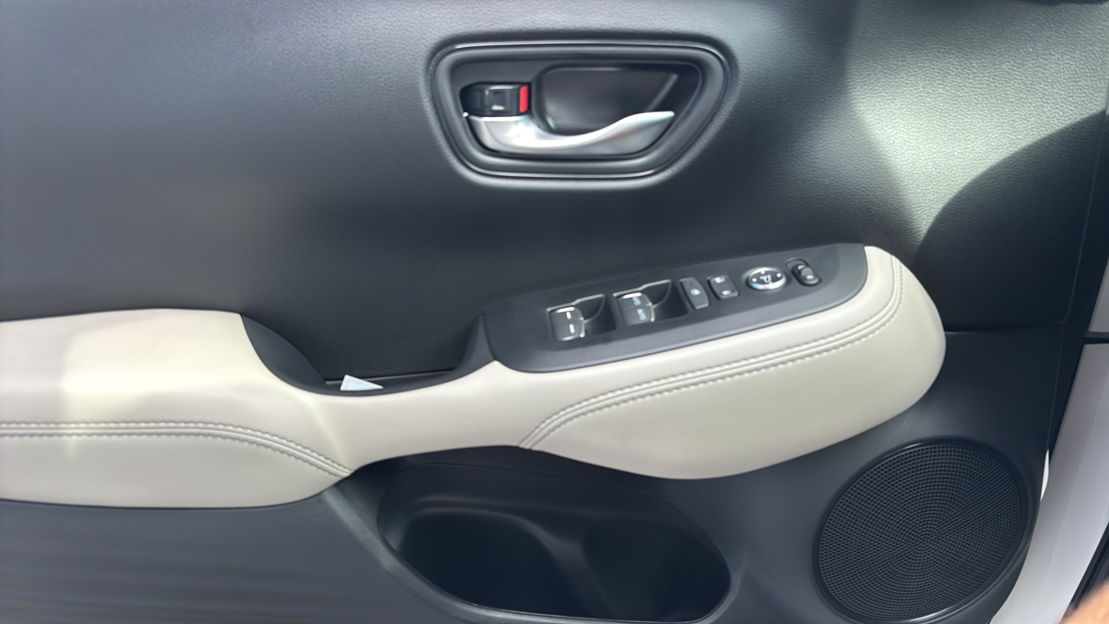 New 2027 Honda HR-V EX-L image 18