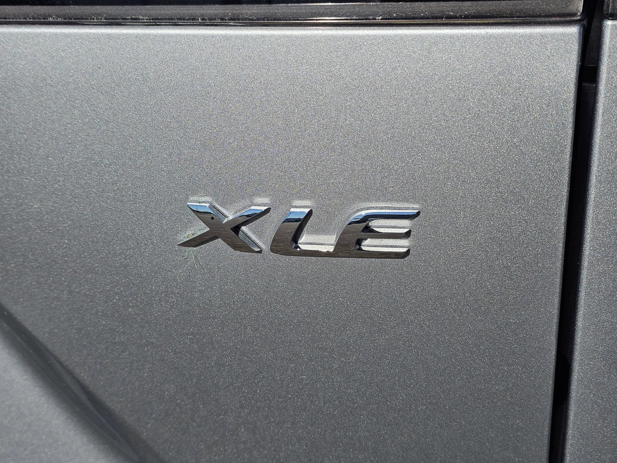 Used 2025 Toyota Corolla Cross XLE w/ Convenience Package FWD image 10
