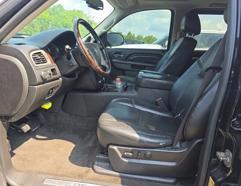 Used 2012 GMC Yukon XL Denali AWD/4WD image 3