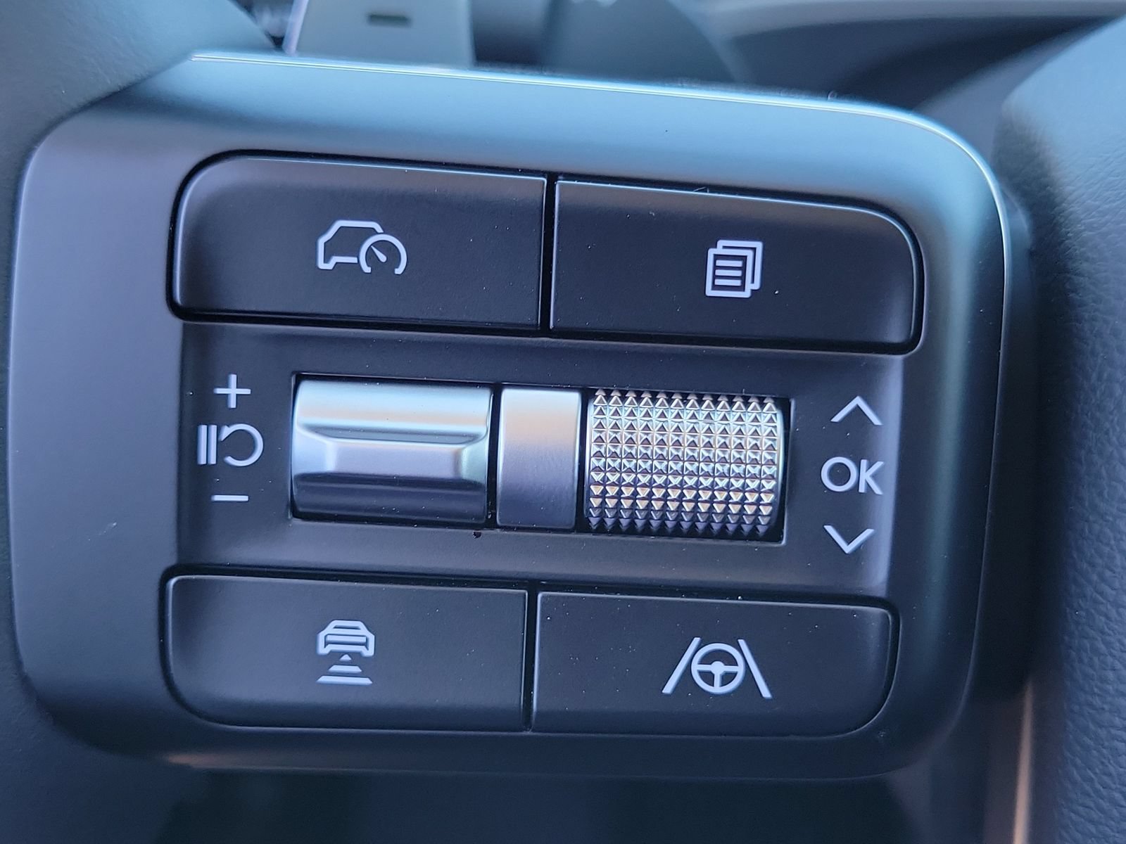 New 2027 Hyundai Santa Fe SEL FWD image 8