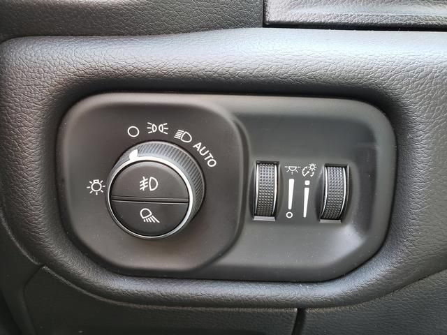 Used 2025 RAM 1500 Big Horn AWD/4WD image 31