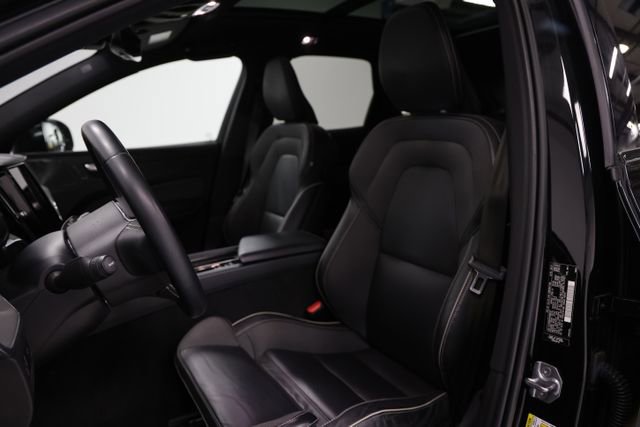 Used 2021 Volvo XC60 T5 R-Design w/ Advanced Package image 17