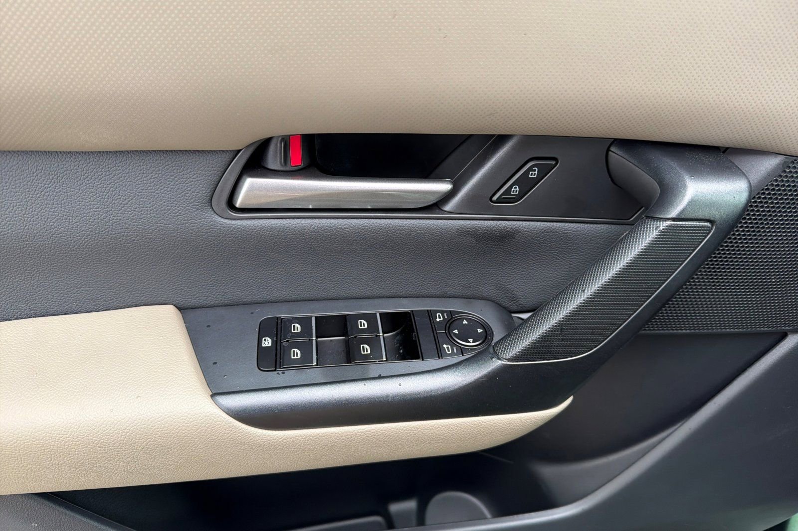 Certified 2025 MAZDA CX-50 AWD 2.5 S w/ Premium Package image 11