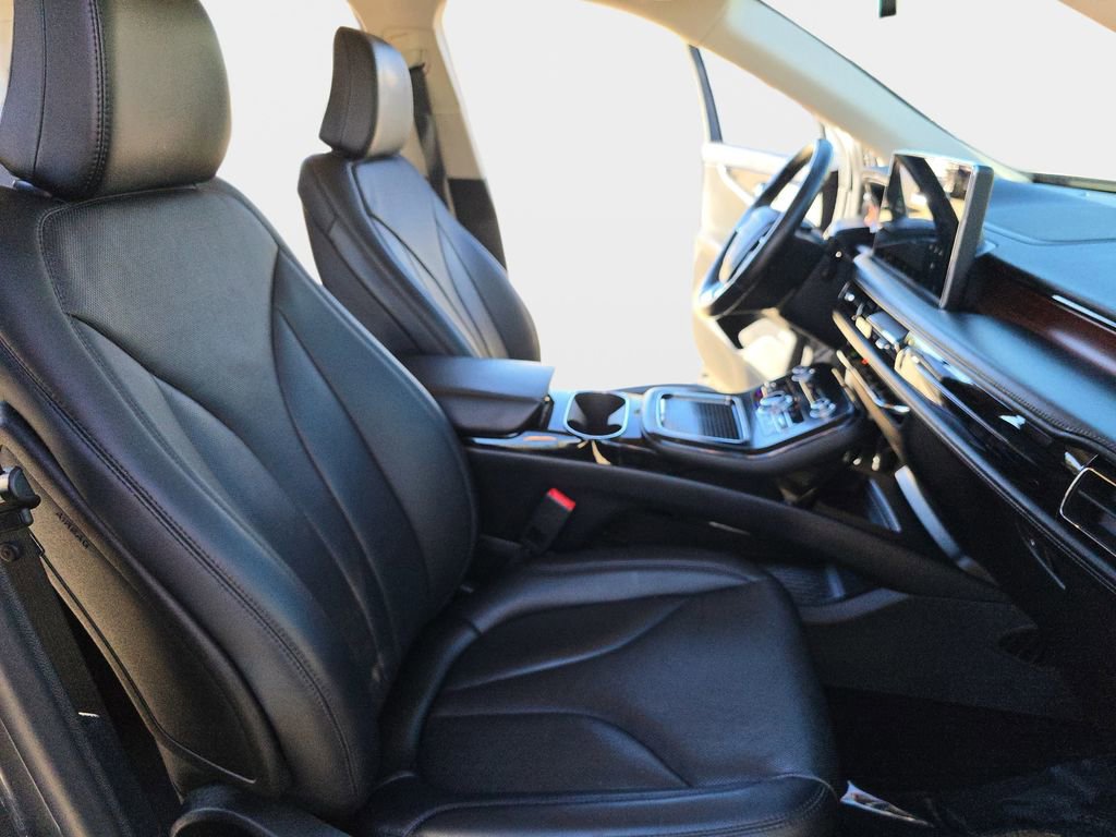 Used 2021 Lincoln Nautilus Reserve image 12