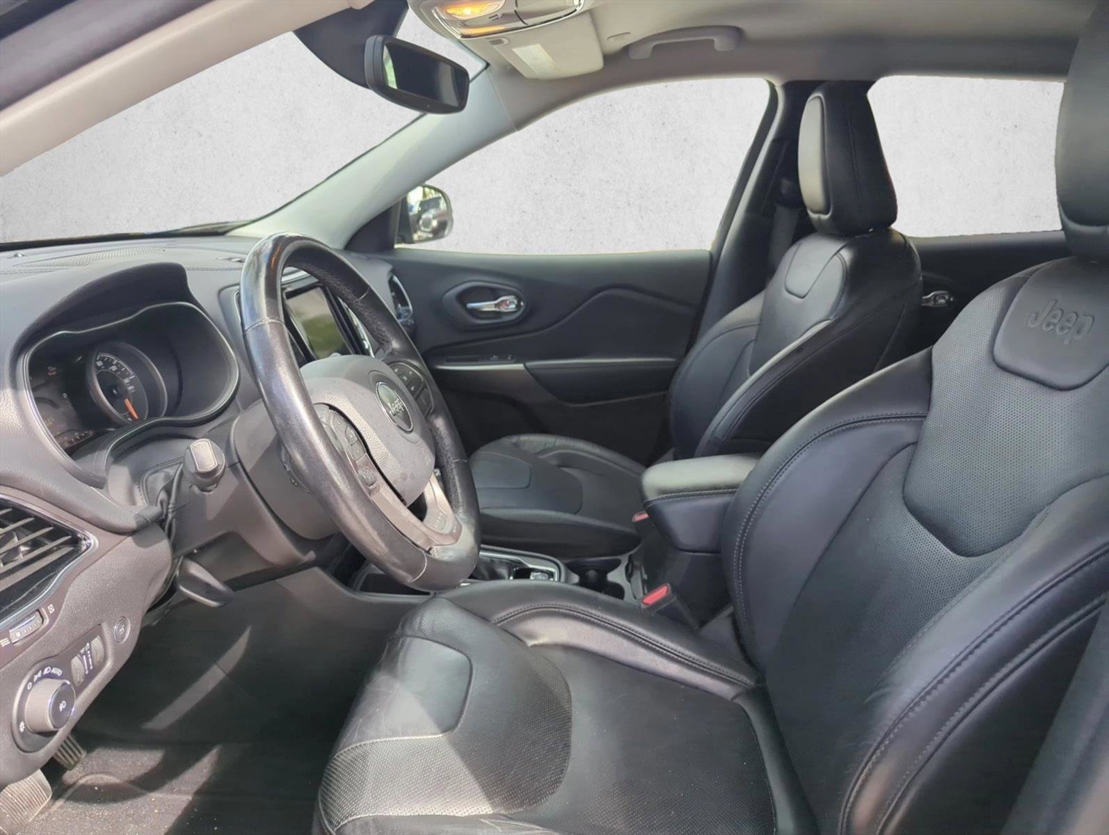 Used 2020 Jeep Cherokee Limited FWD image 12
