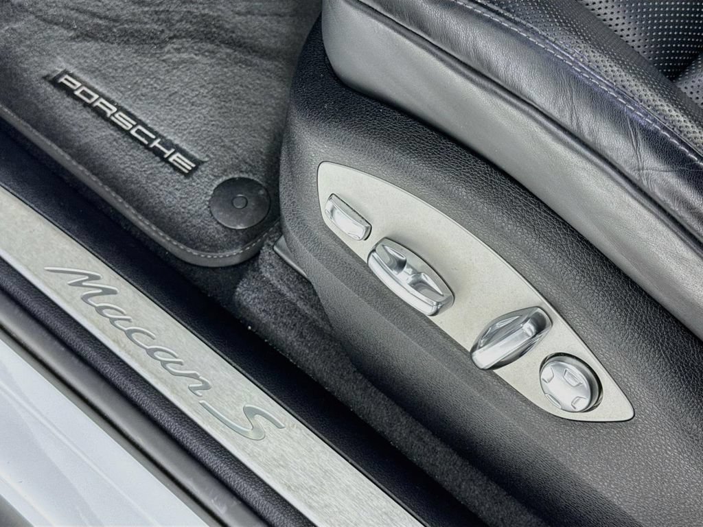 Used 2024 Porsche Macan S AWD/4WD image 27
