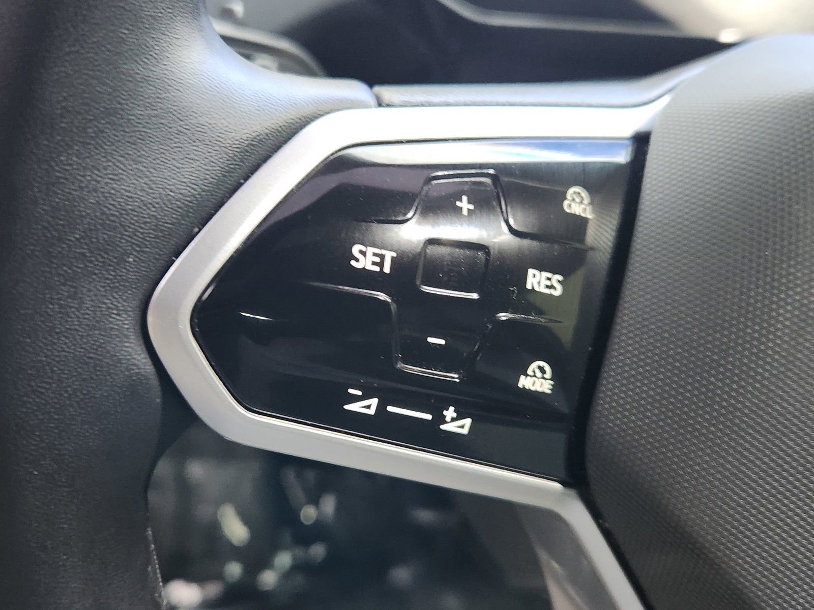 Used 2024 Volkswagen ID.4 Pro image 36