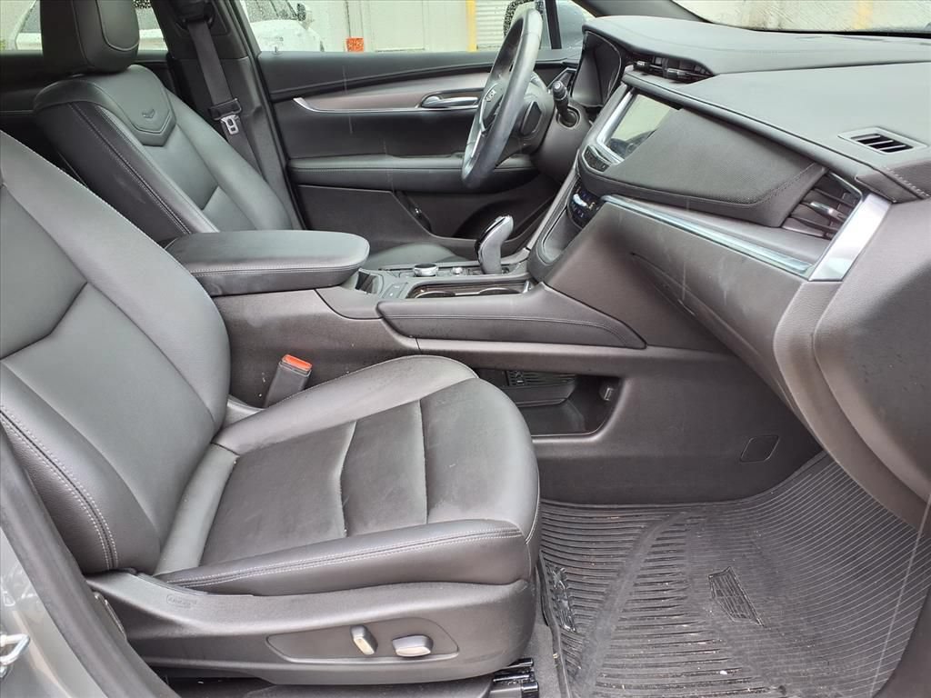 Used 2023 Cadillac XT5 Luxury FWD image 9