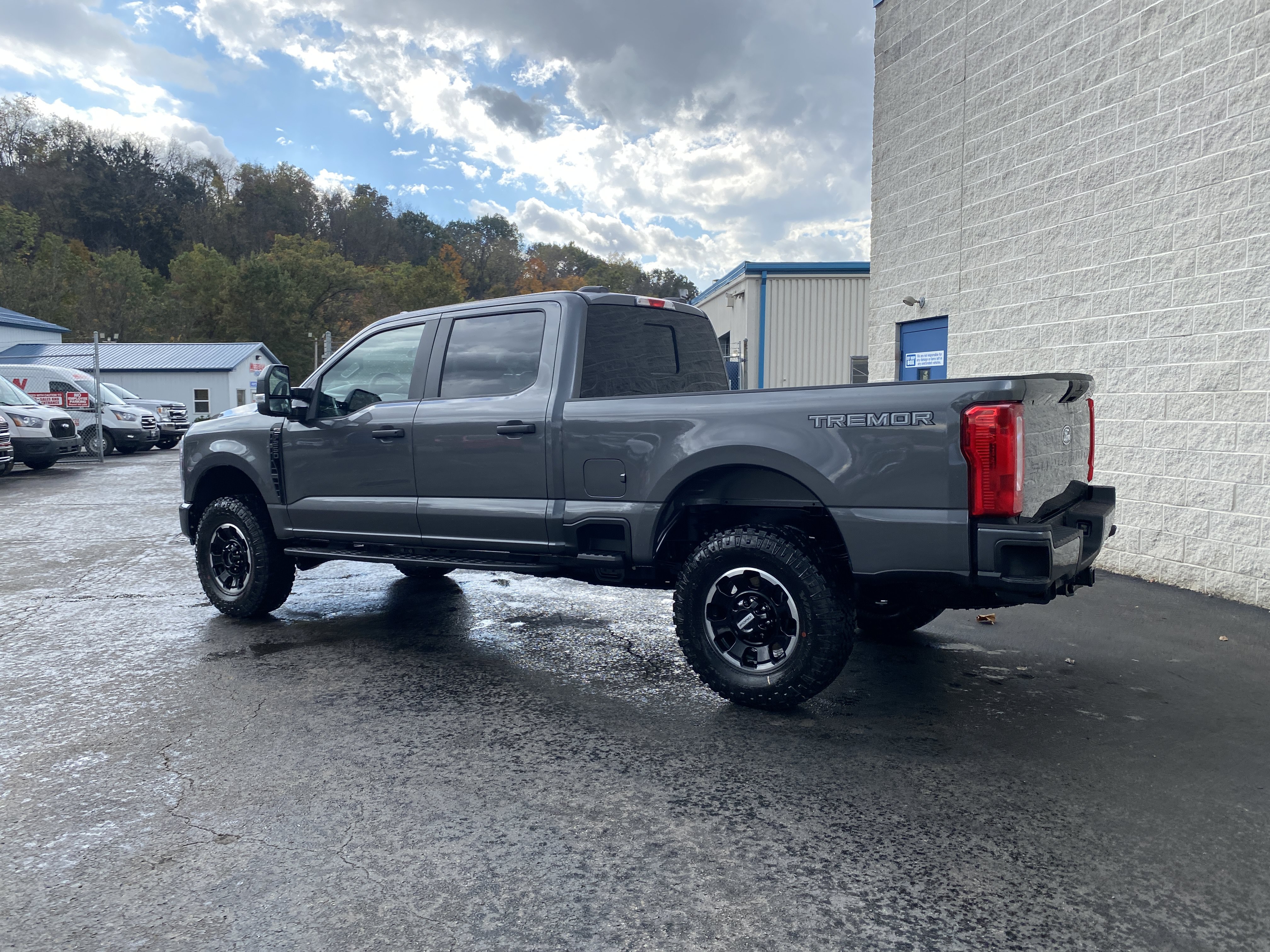 New 2027 Ford F250 XL w/ Tremor Off-Road Package AWD/4WD image 7