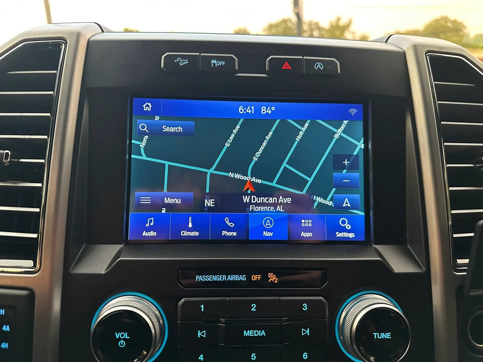 Used 2019 Ford F150 Platinum w/ Trailer Tow Package AWD/4WD image 32