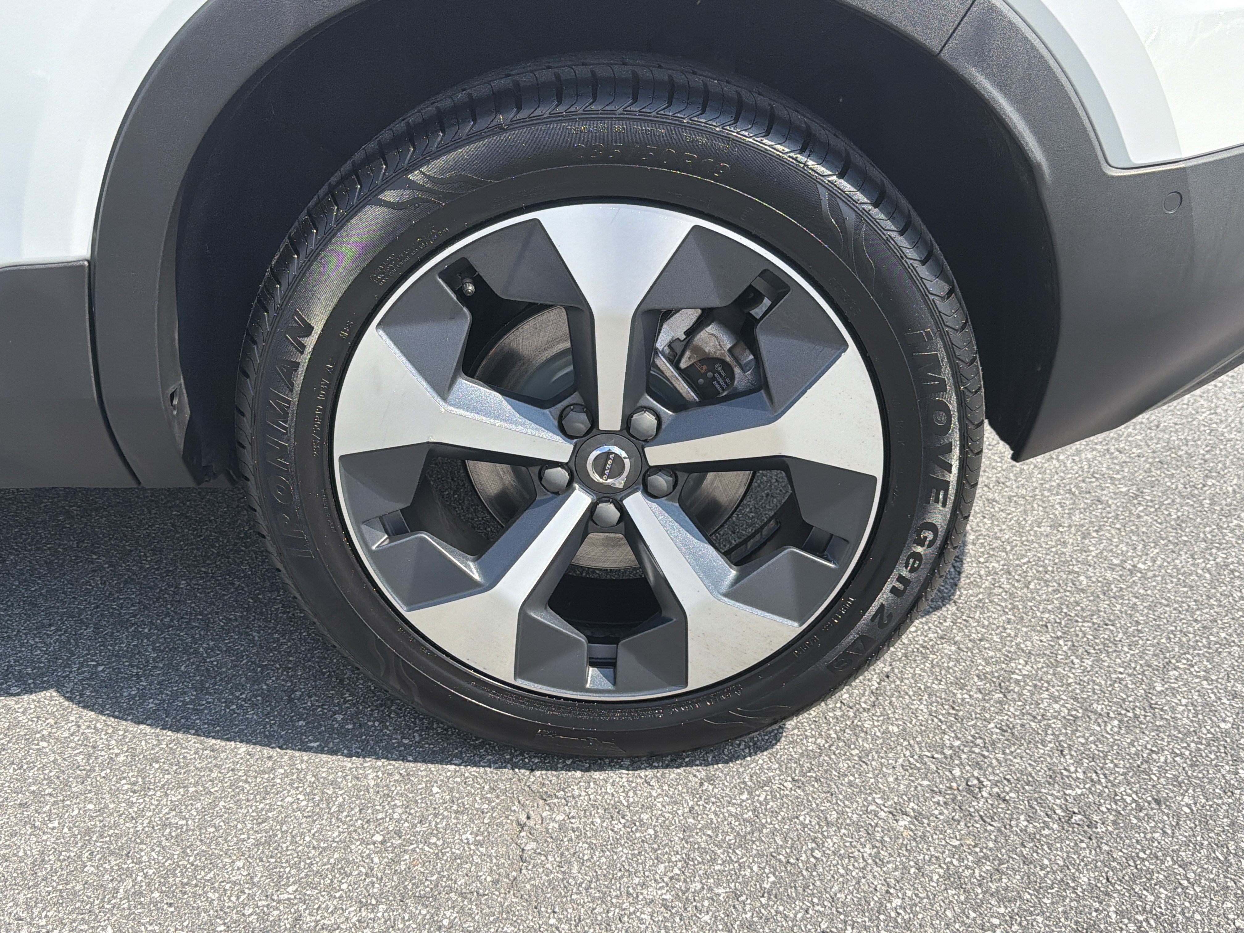 Used 2023 Volvo XC40 B4 Ultimate FWD image 24
