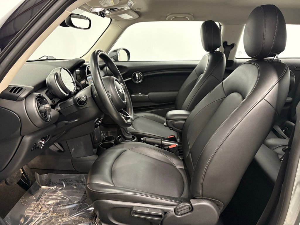 Used 2017 MINI Cooper 2-Door Hardtop image 13