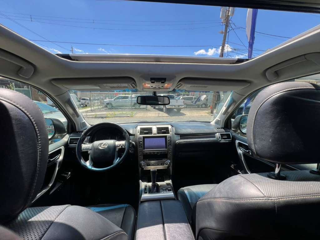 Used 2014 Lexus GX 460 AWD/4WD image 28