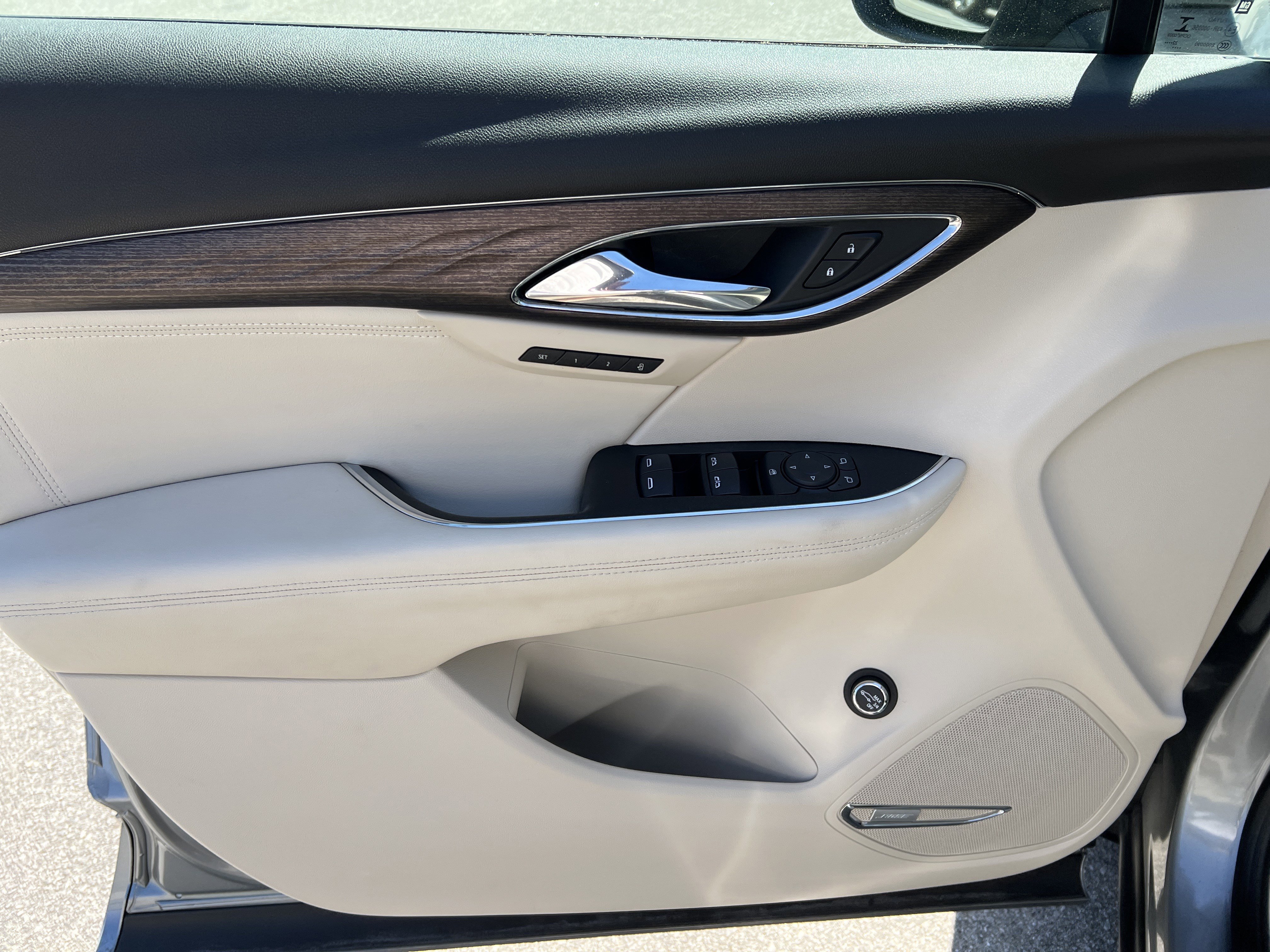 Used 2023 Buick Envision Avenir FWD image 12