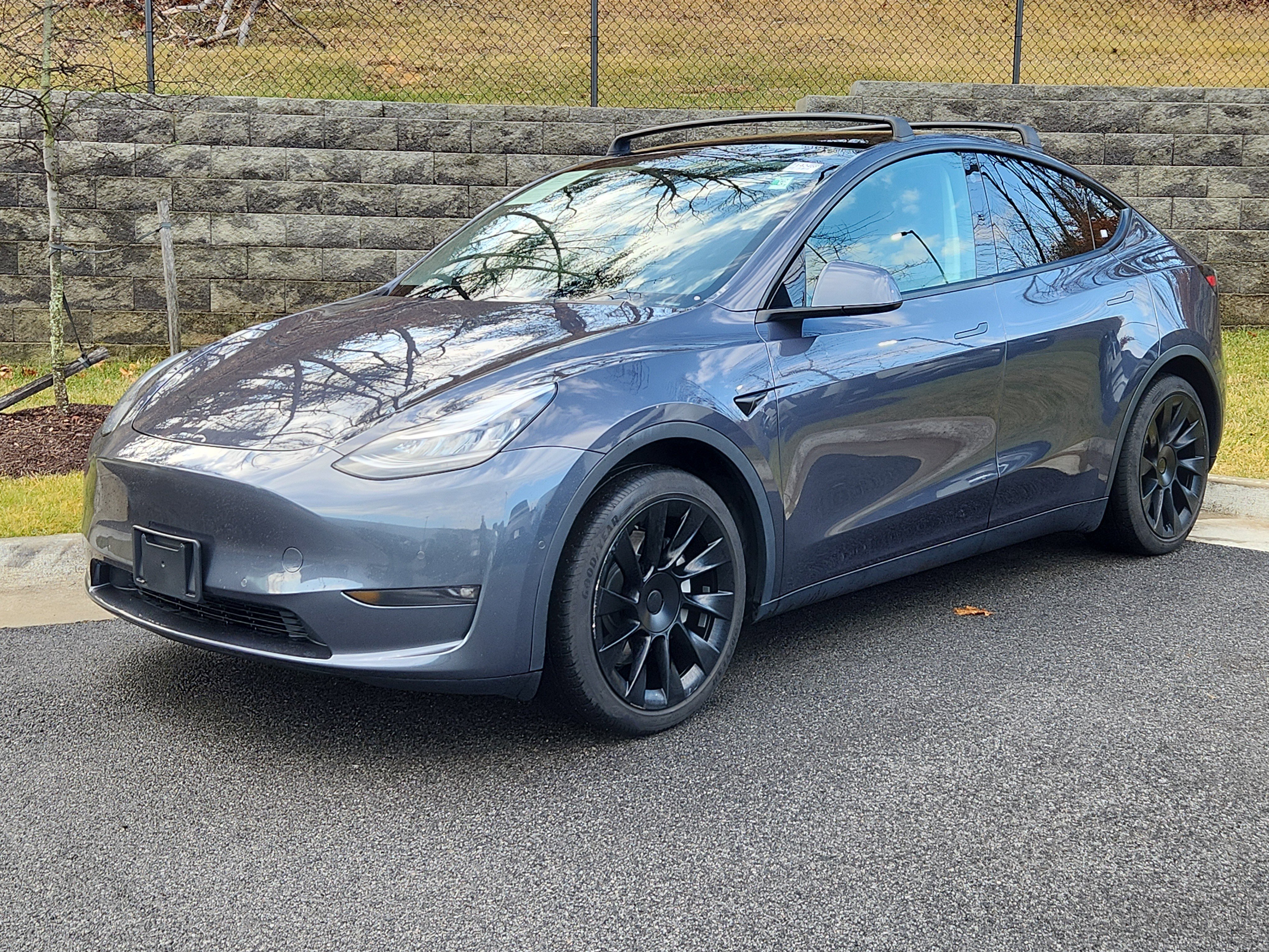 Used 2021 Tesla Model Y Long Range image 1