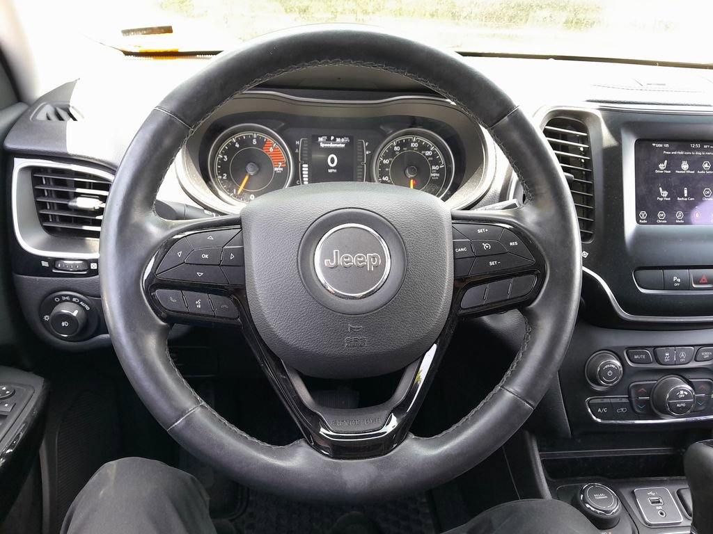 Used 2019 Jeep Cherokee Latitude Plus AWD/4WD image 17