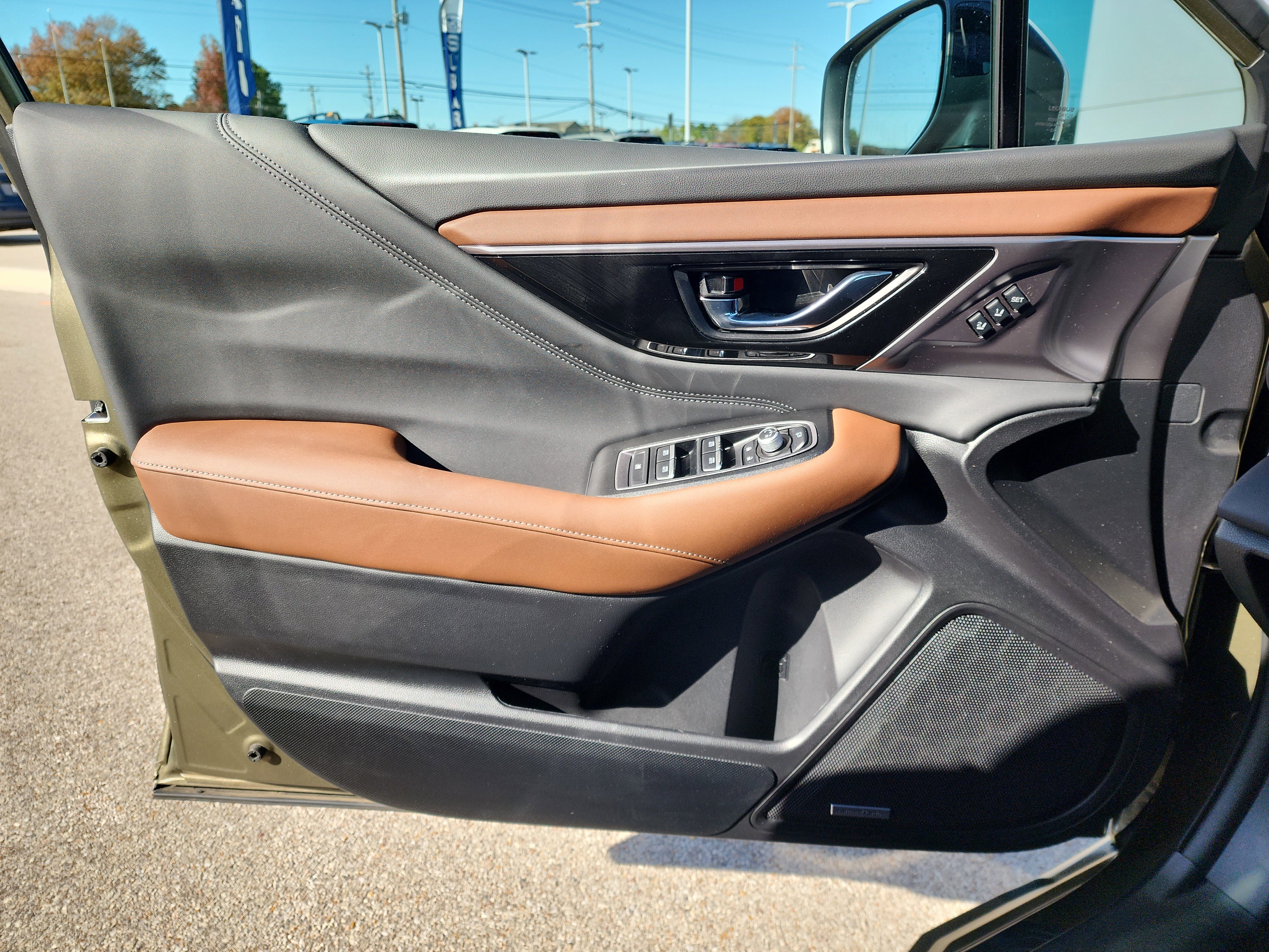 Certified 2025 Subaru Outback Touring w/ Tech Package 3 image 18