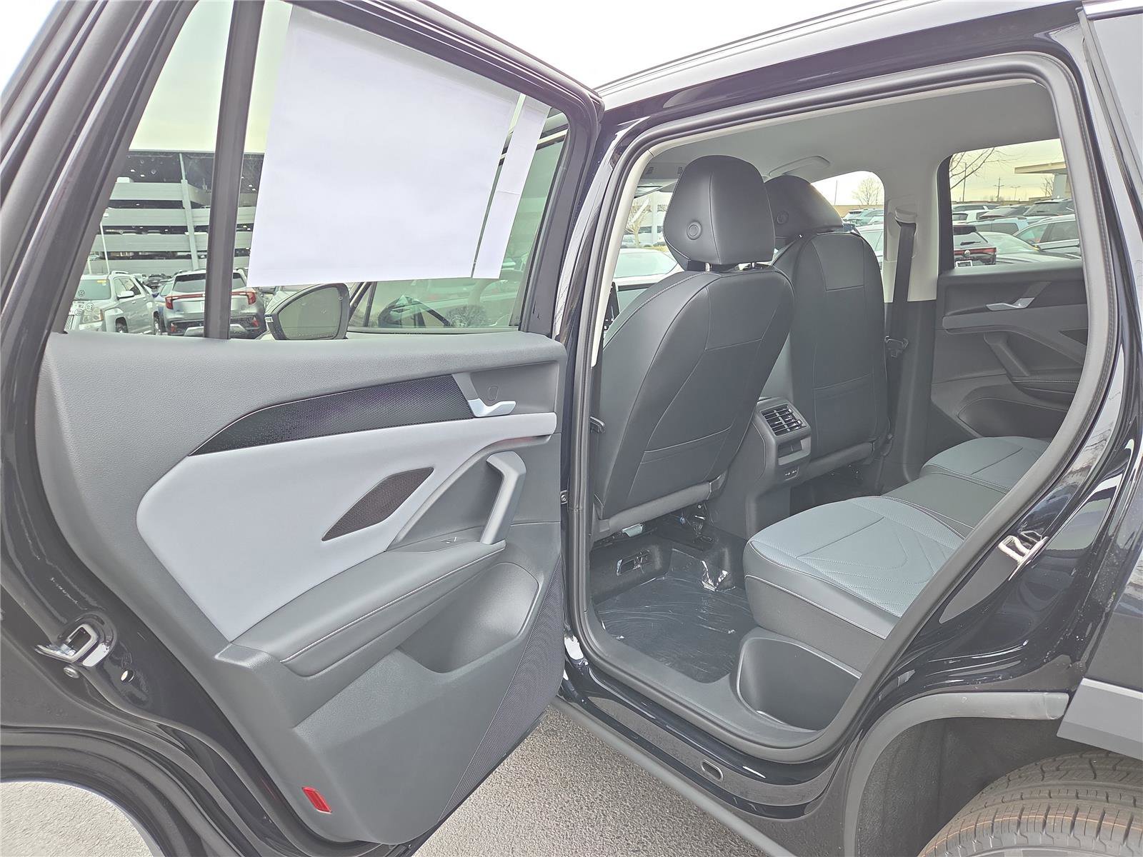 New 2026 Volkswagen Tiguan SE image 23