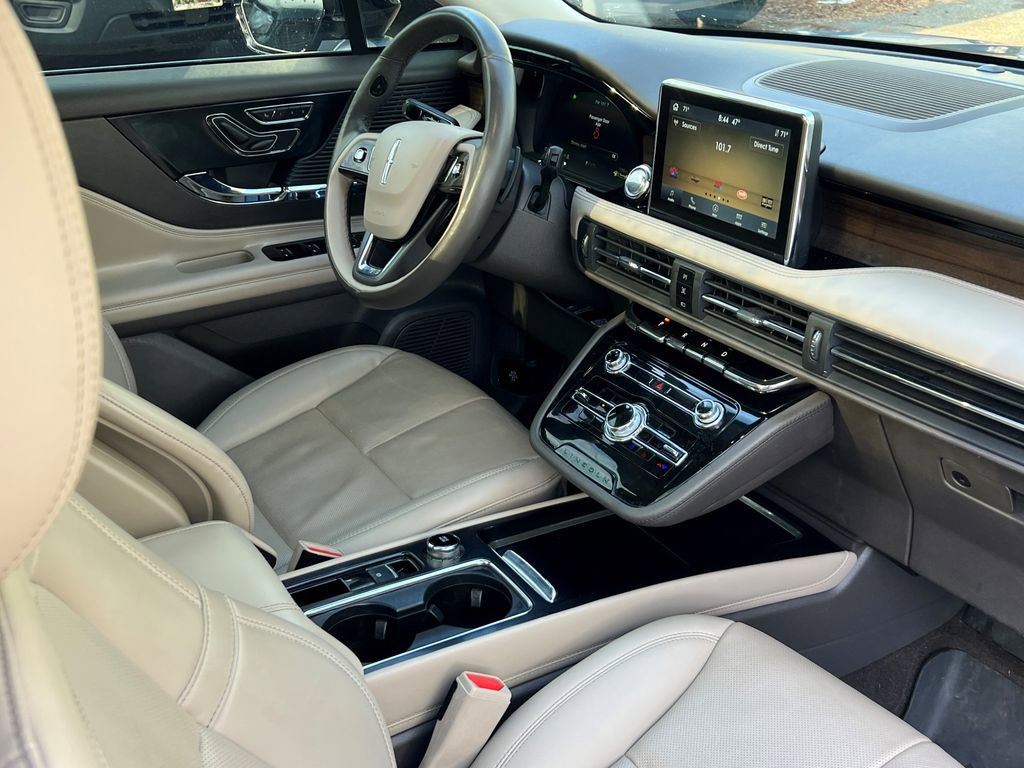 Used 2022 Lincoln Corsair Reserve w/ Equipment Group 201A image 13