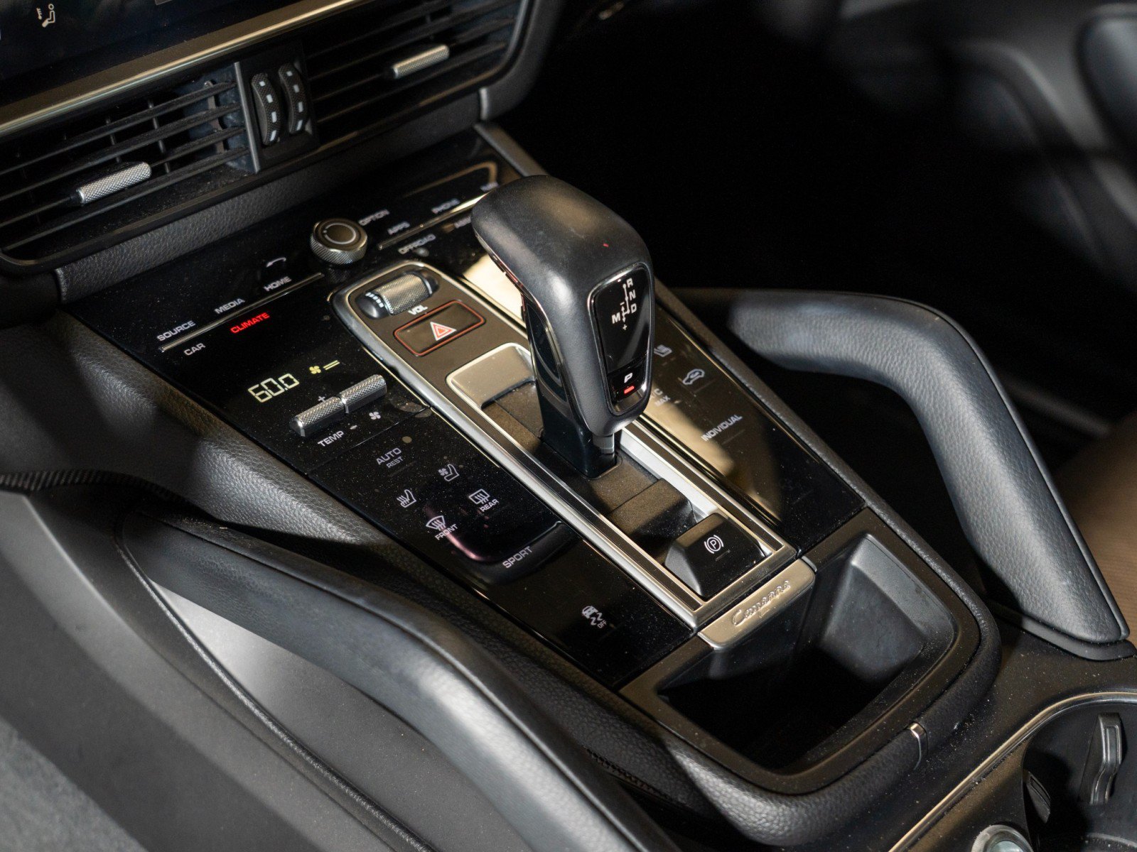 Certified 2023 Porsche Cayenne AWD/4WD image 18
