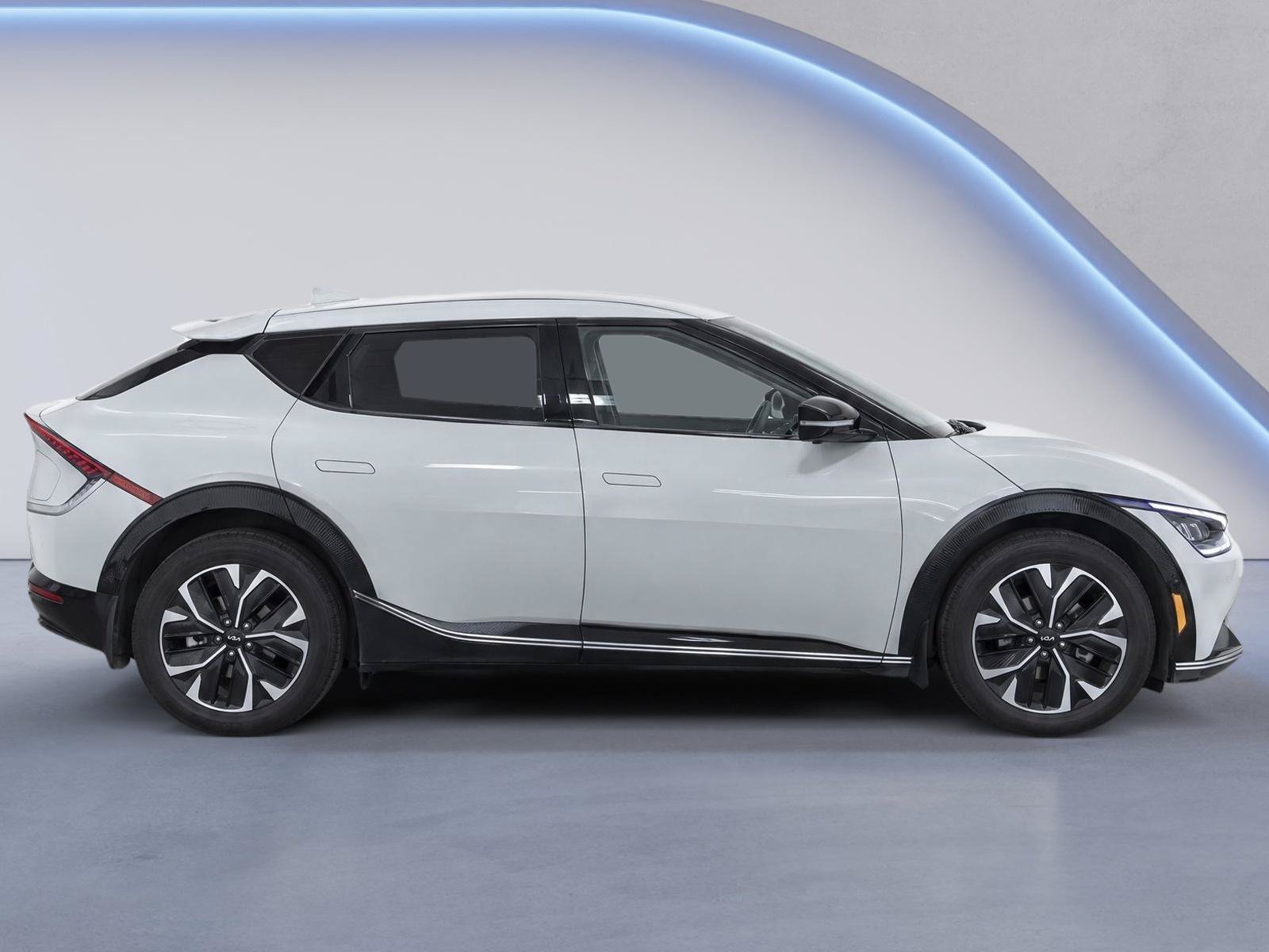 Used 2024 Kia EV6 Wind w/ Wind Technology Package AWD/4WD image 8