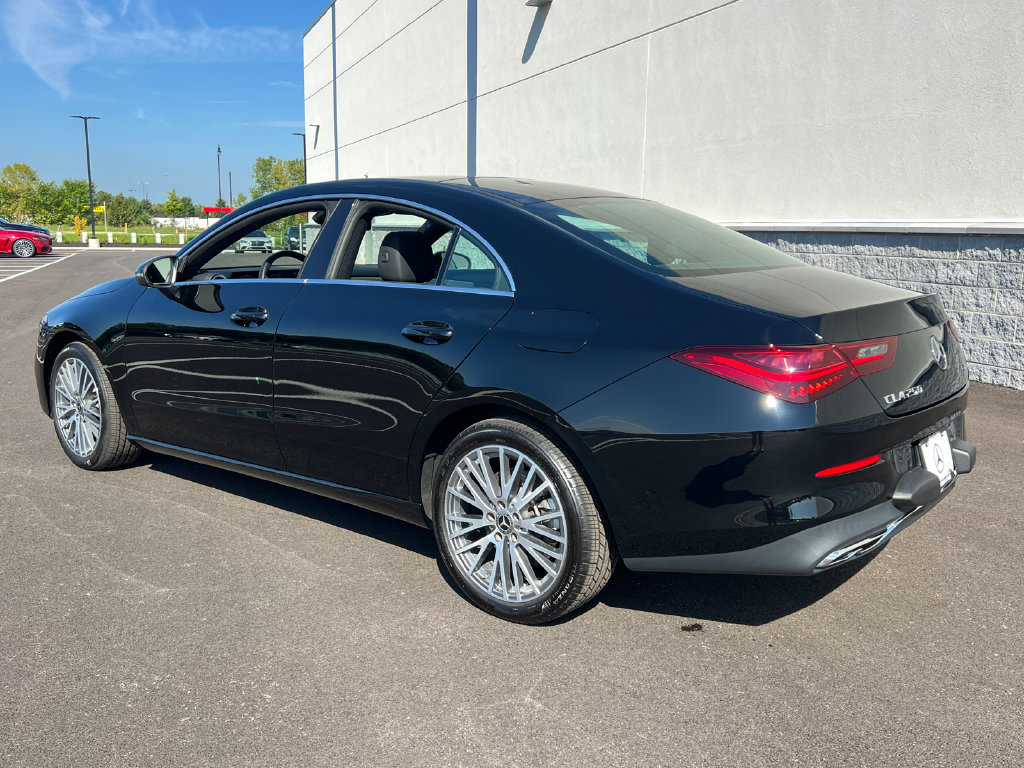 Used 2025 Mercedes-Benz CLA 250 4MATIC image 5
