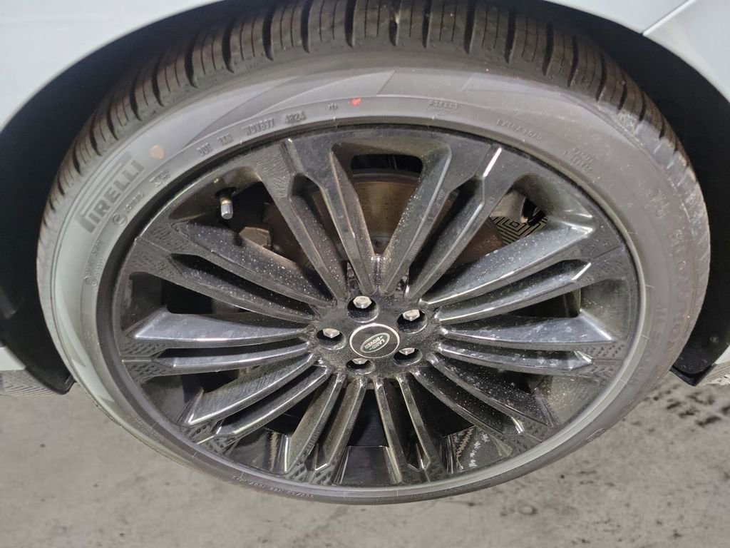 New 2026 Land Rover Range Rover Velar Dynamic SE image 11