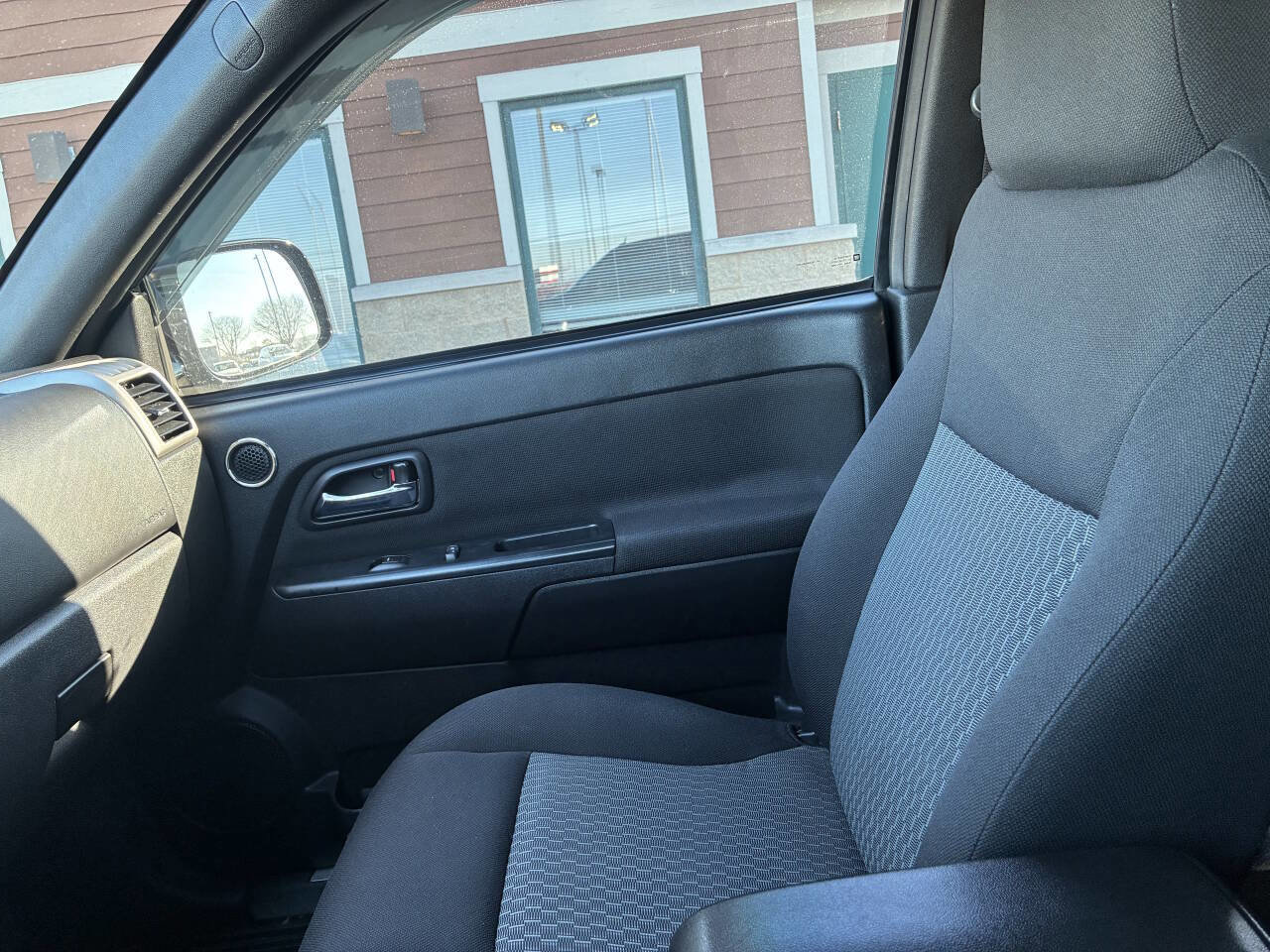 Used 2011 GMC Canyon SLE image 9