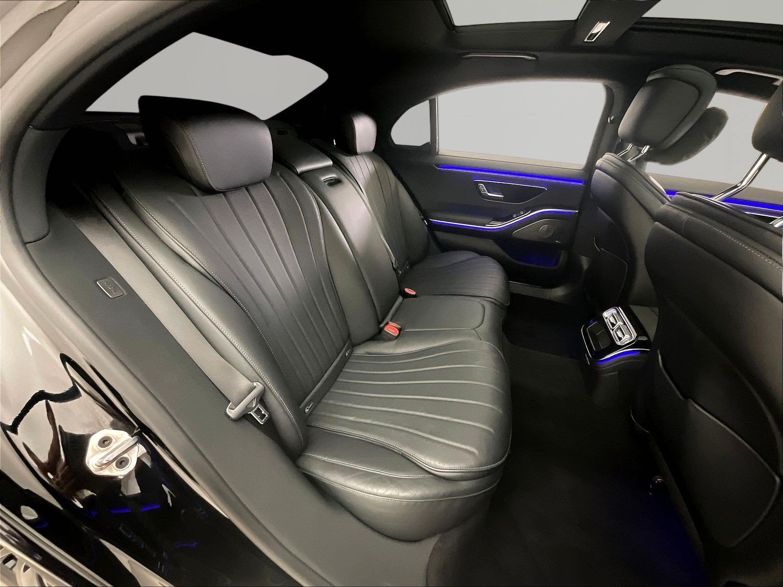 Certified 2023 Mercedes-Benz S 500 4MATIC w/ AMG Line image 25