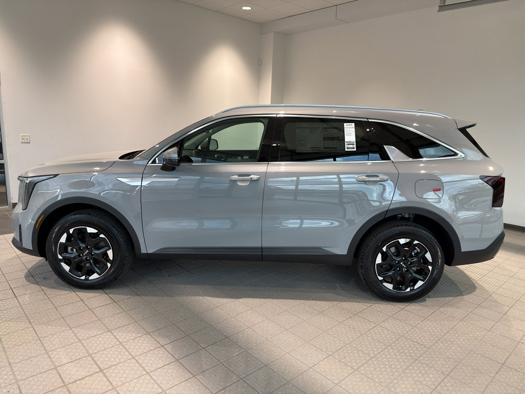 New 2026 Kia Sorento S image 2