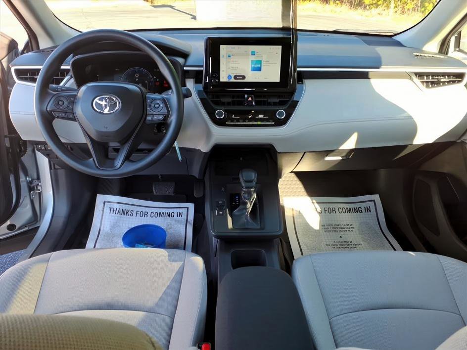 Used 2026 Toyota Corolla Cross L image 11