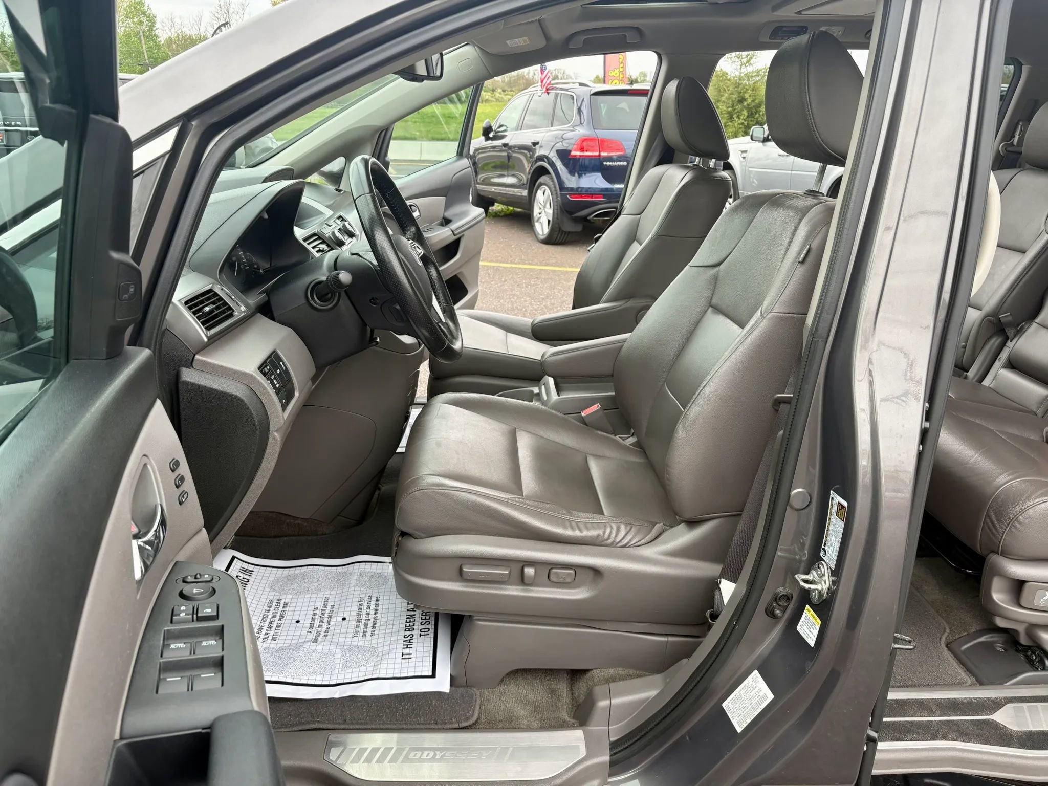 Used 2015 Honda Odyssey Touring Elite image 17