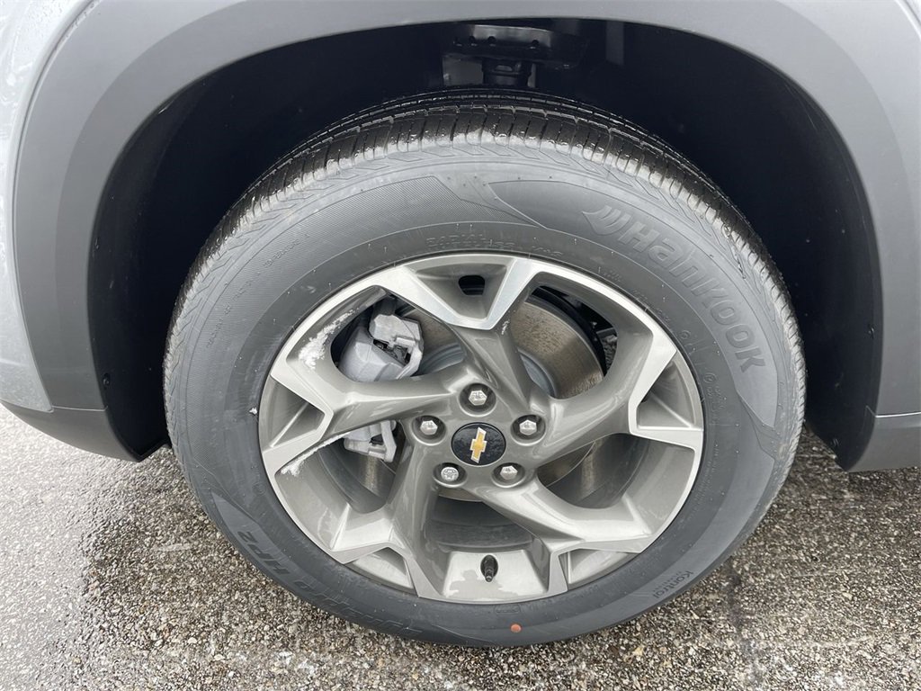 New 2026 Chevrolet Trax LT w/ Sunroof Package image 10