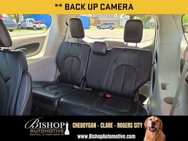 Used 2023 Chrysler Pacifica Touring-L FWD image 20
