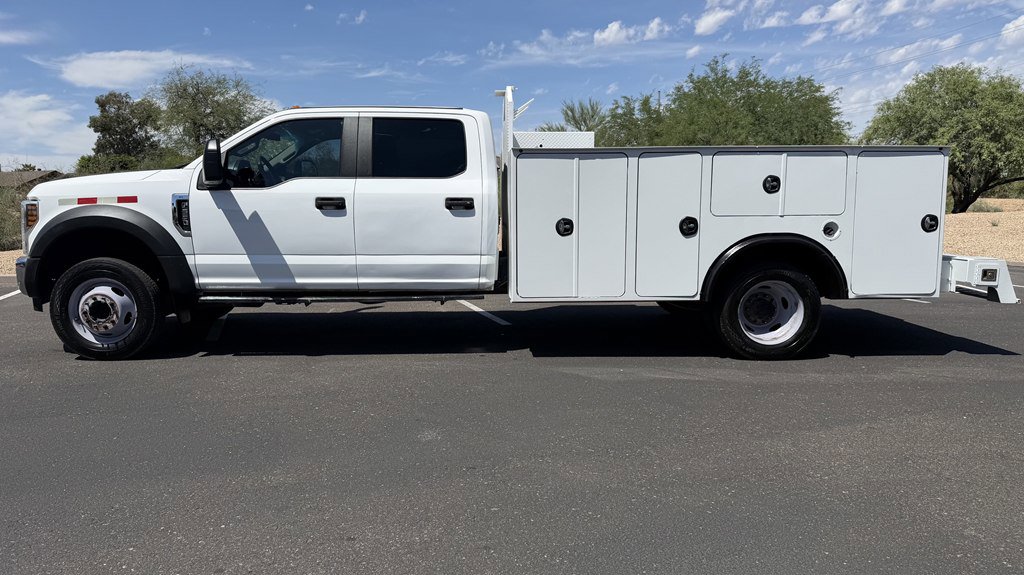 Used 2018 Ford F550 2WD Crew Cab Super Duty w/ XL Value Package image 2